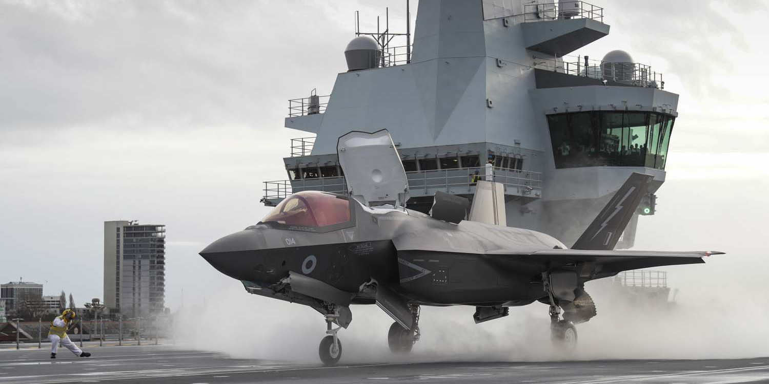F-35 take-off in Portsmouth Harbour _ Royal Navy